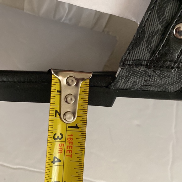 GBG Los Angeles monogram black /gray sandals size 9M strap with buckle closure 🌹 - Picture 9 of 9